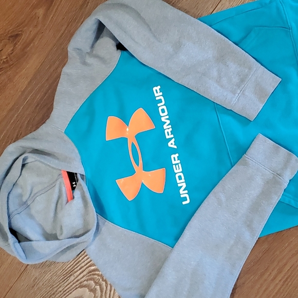 UNDER ARMOUR hoodie.    #3973 - Picture 2 of 6